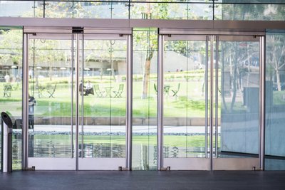Haifeng automatic door factory wish new and old friends auspicious New Year